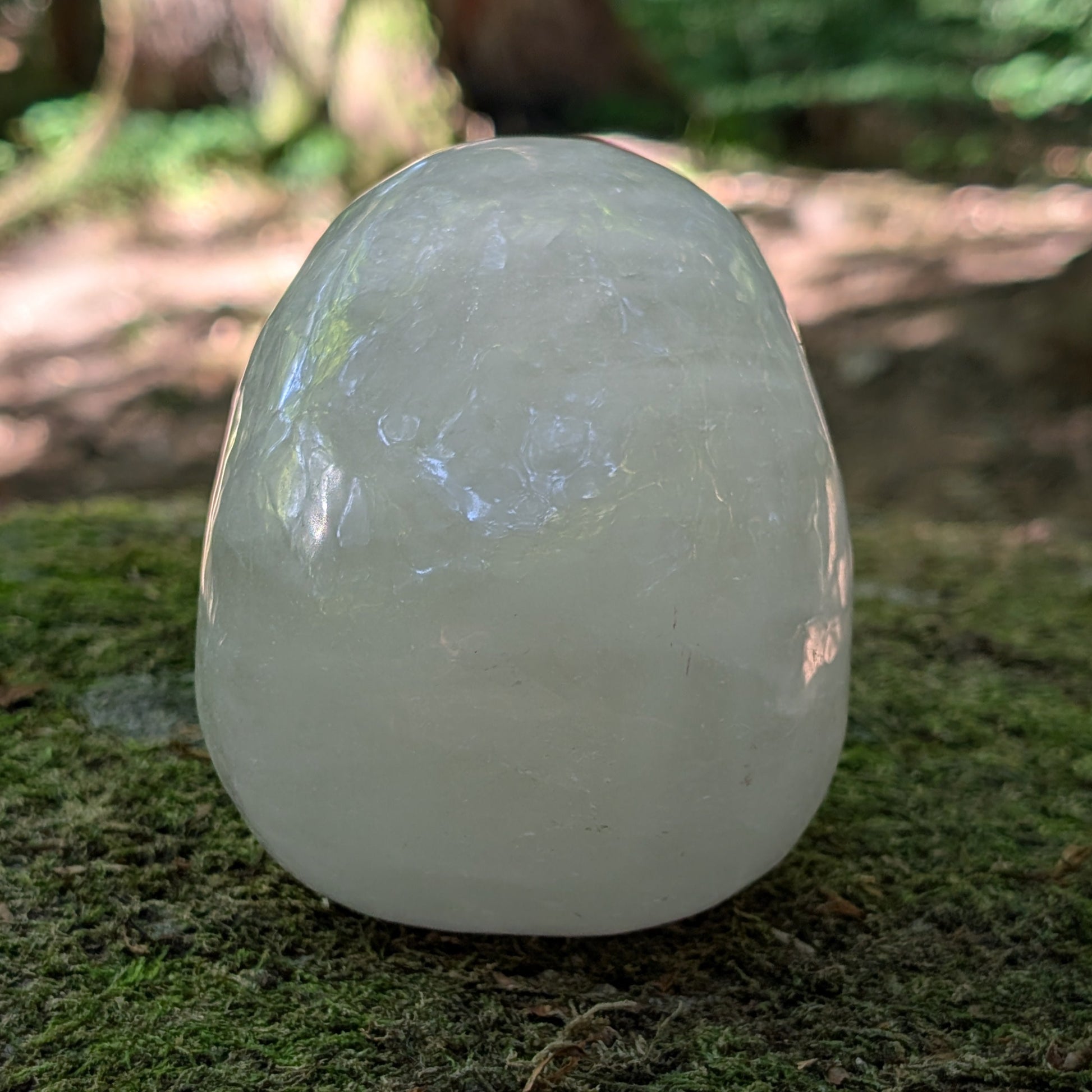 Kristallschädel "Ahnengeist" aus milchigem Quarz.