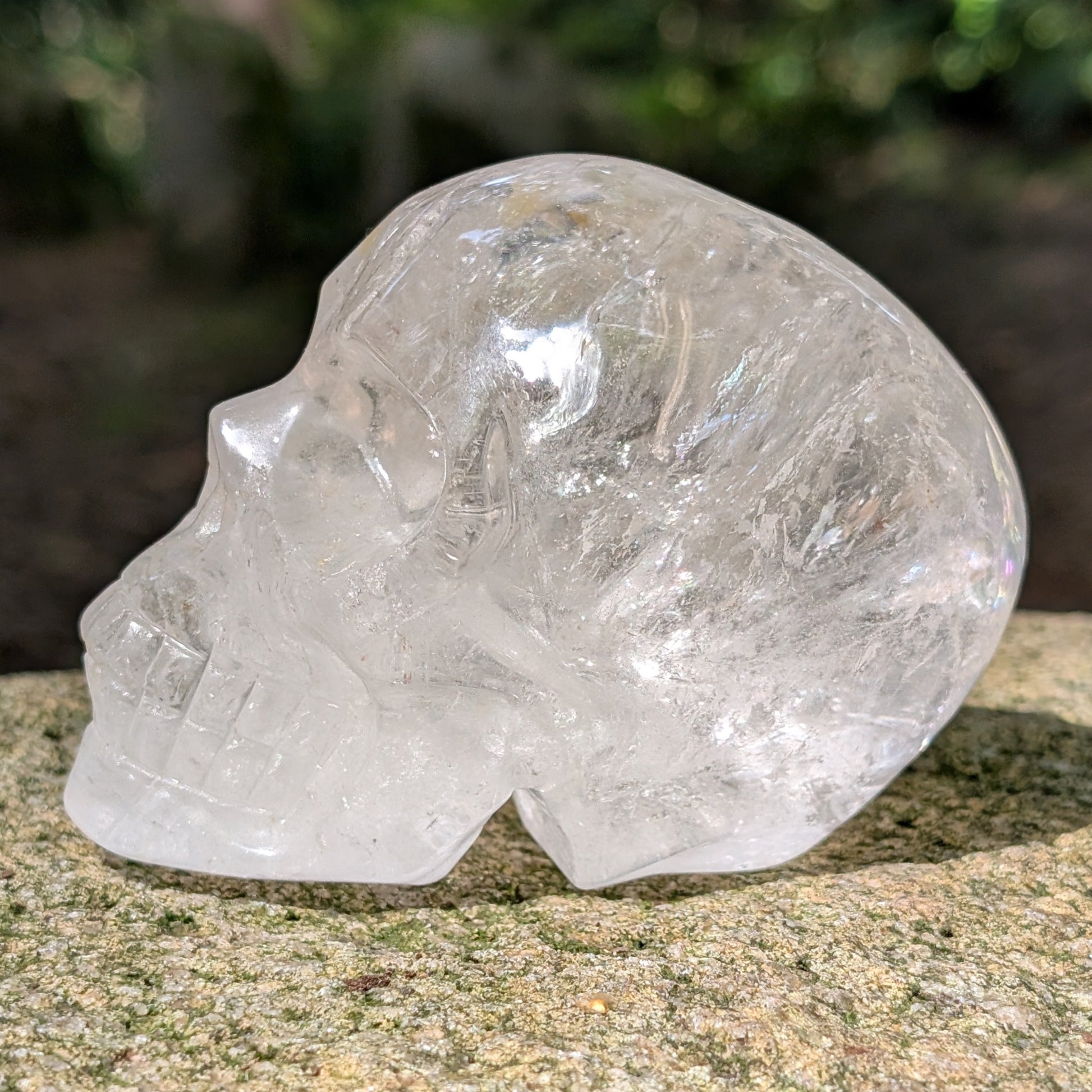 Kristallschädel "Meister des Lichts" aus klarem Bergkristall.
