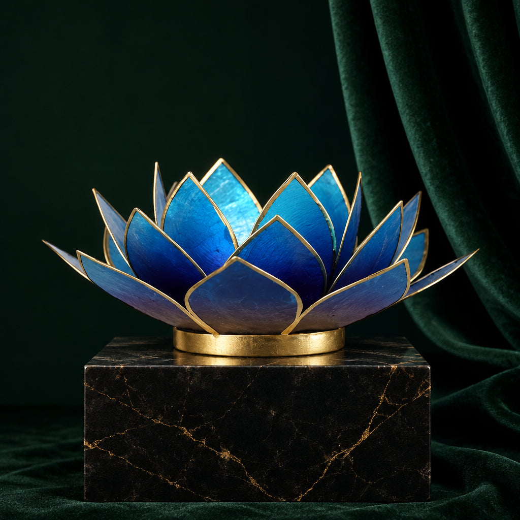 Lotus Teelichthalter Capiz aus Capiz-Muschel in Indigoblau mit Gold