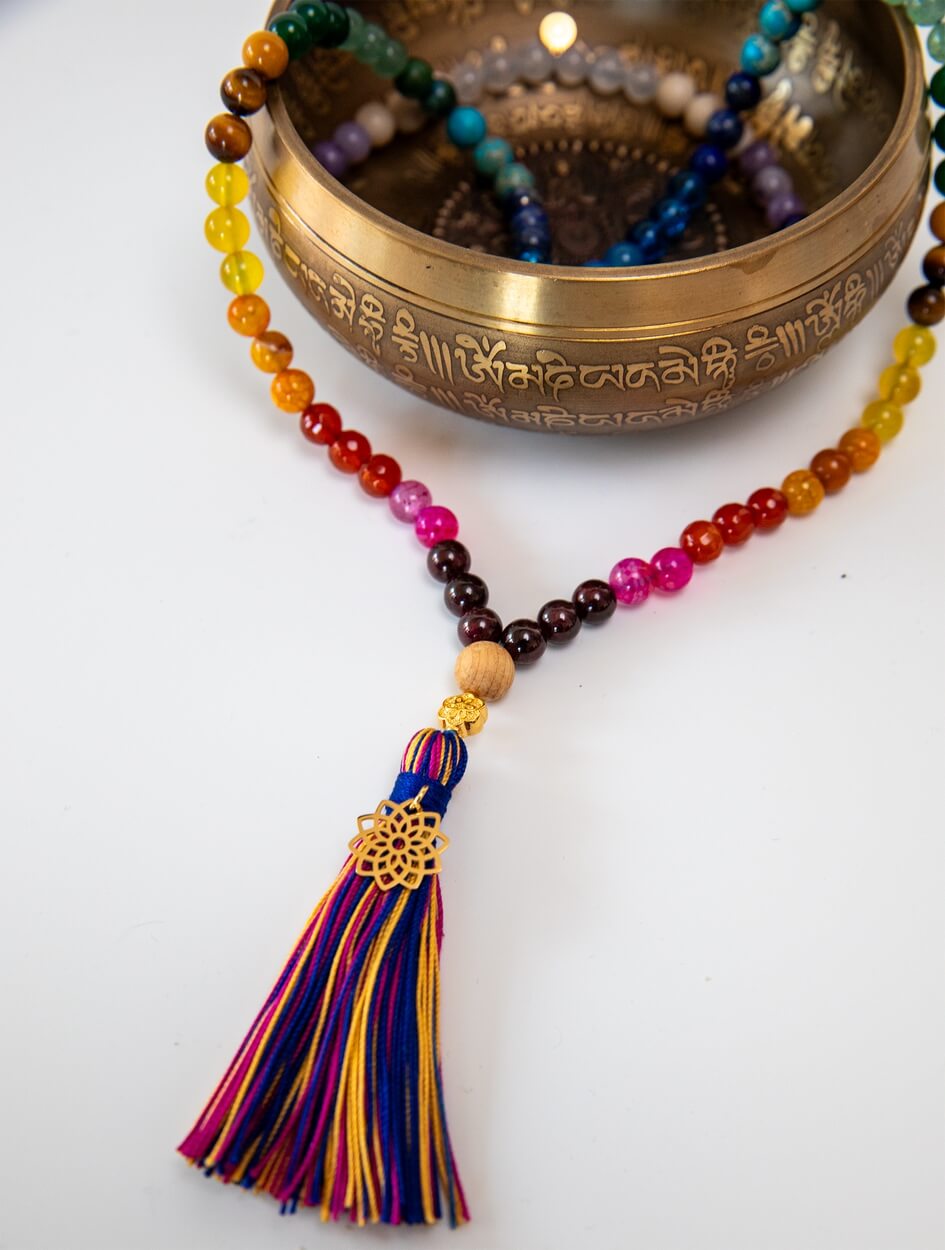 Mala-Kette Rainbow Chakra | 20 Edelsteine im Farbverlauf, 108 Perlen