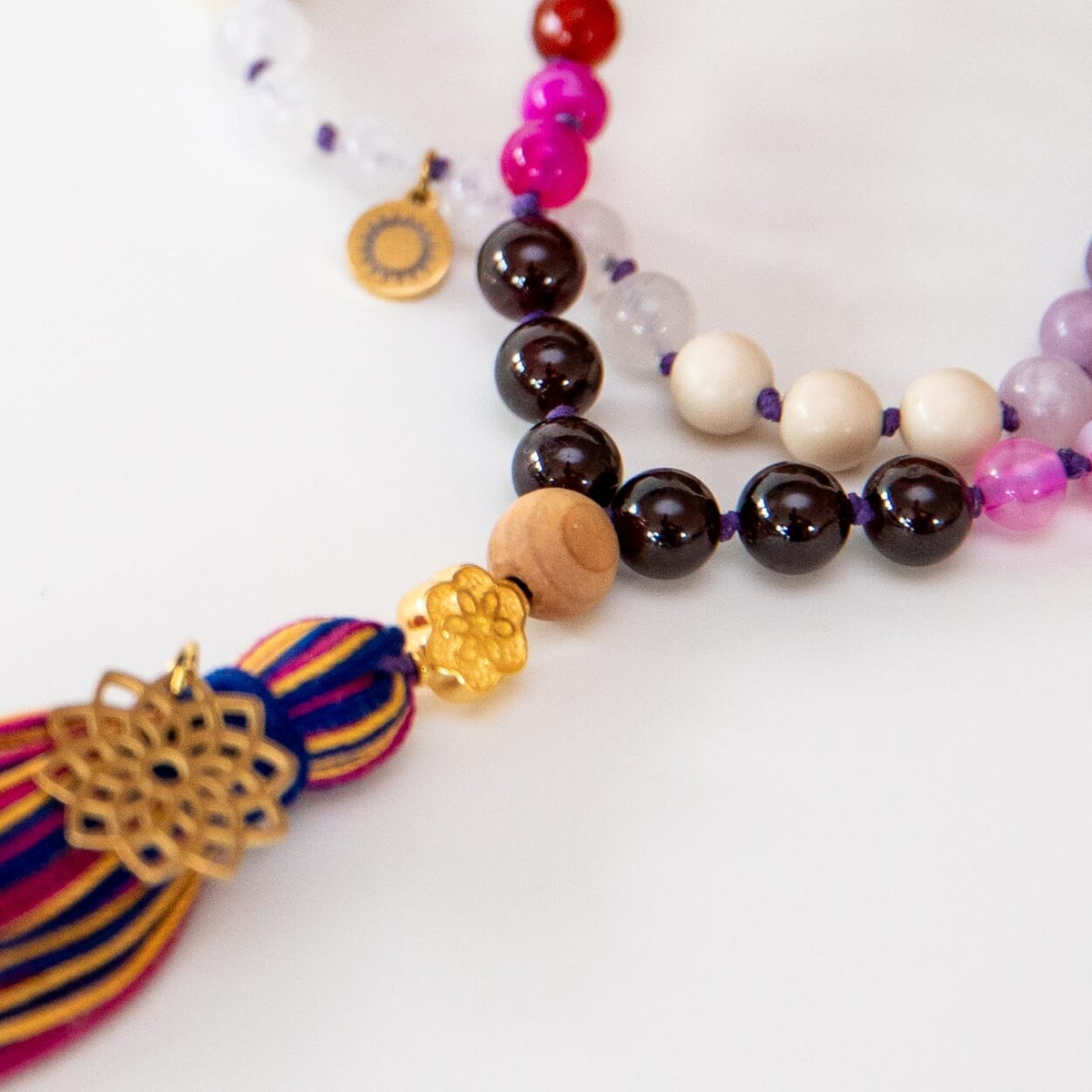 Mala-Kette Rainbow Chakra | 20 Edelsteine im Farbverlauf, 108 Perlen
