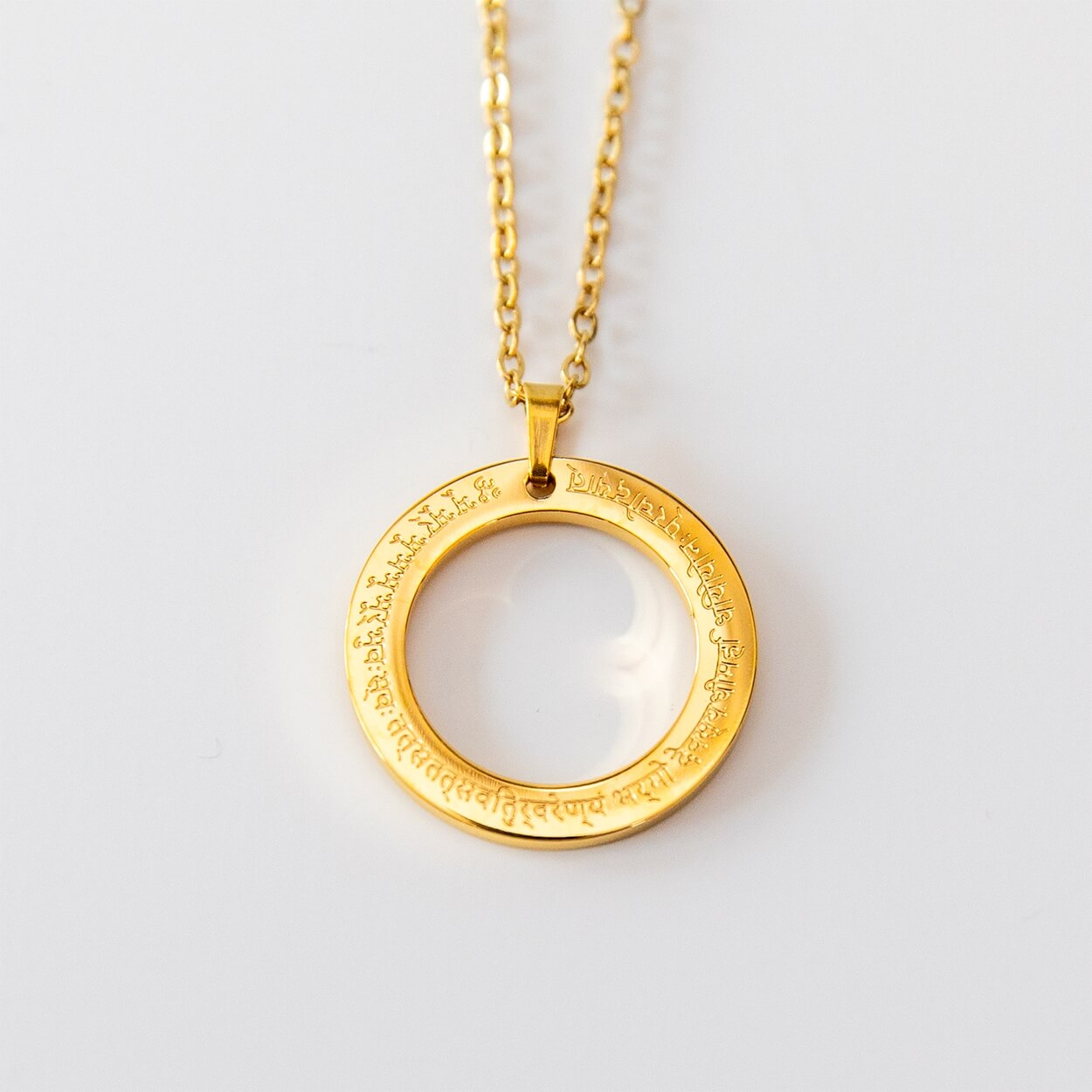 Spiritueller Yoga-Schmuck mit Gayatri-Mantra, vergoldeter Edelstahl