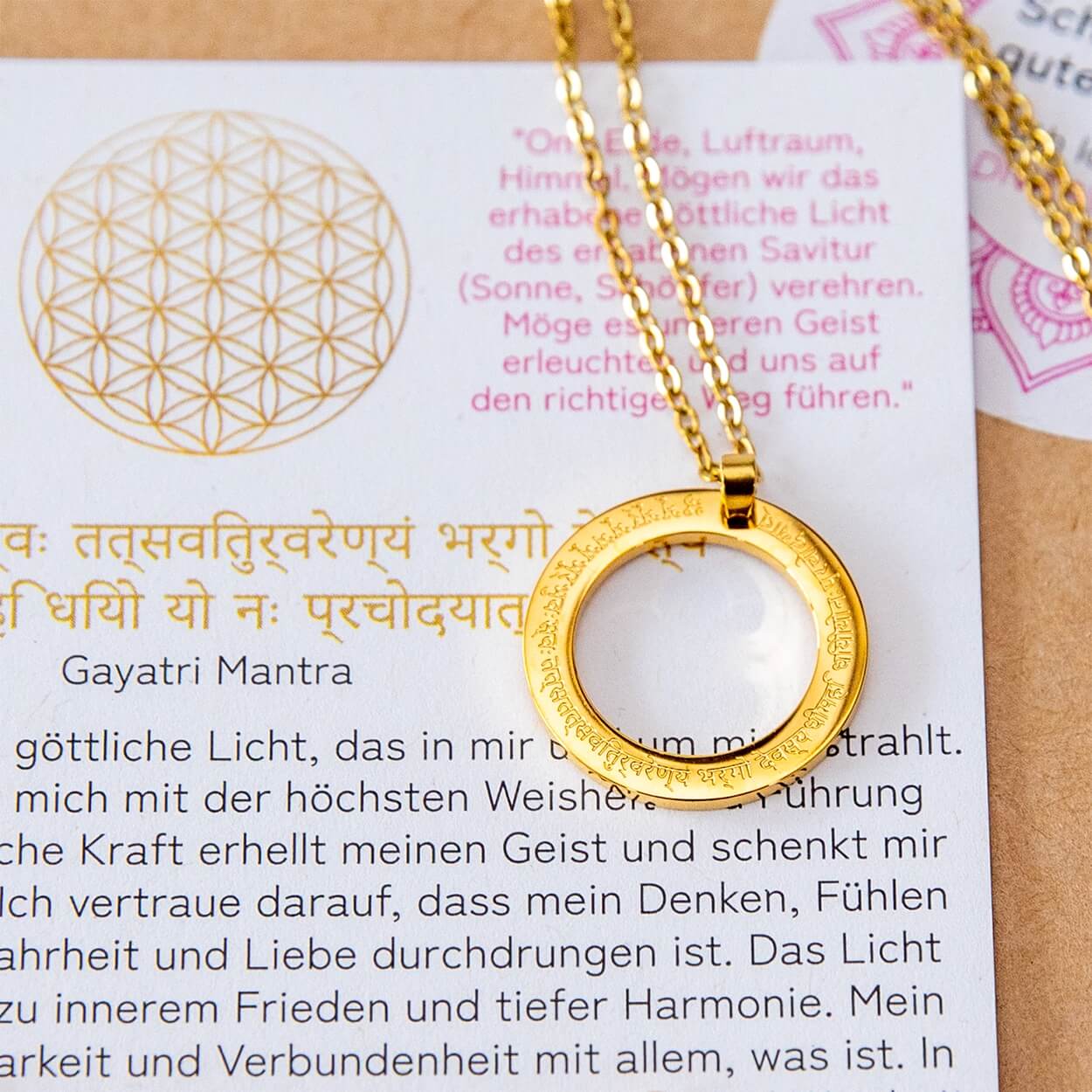 Gayatri-Mantra-Kette als bedeutungsvolle Geschenkidee
