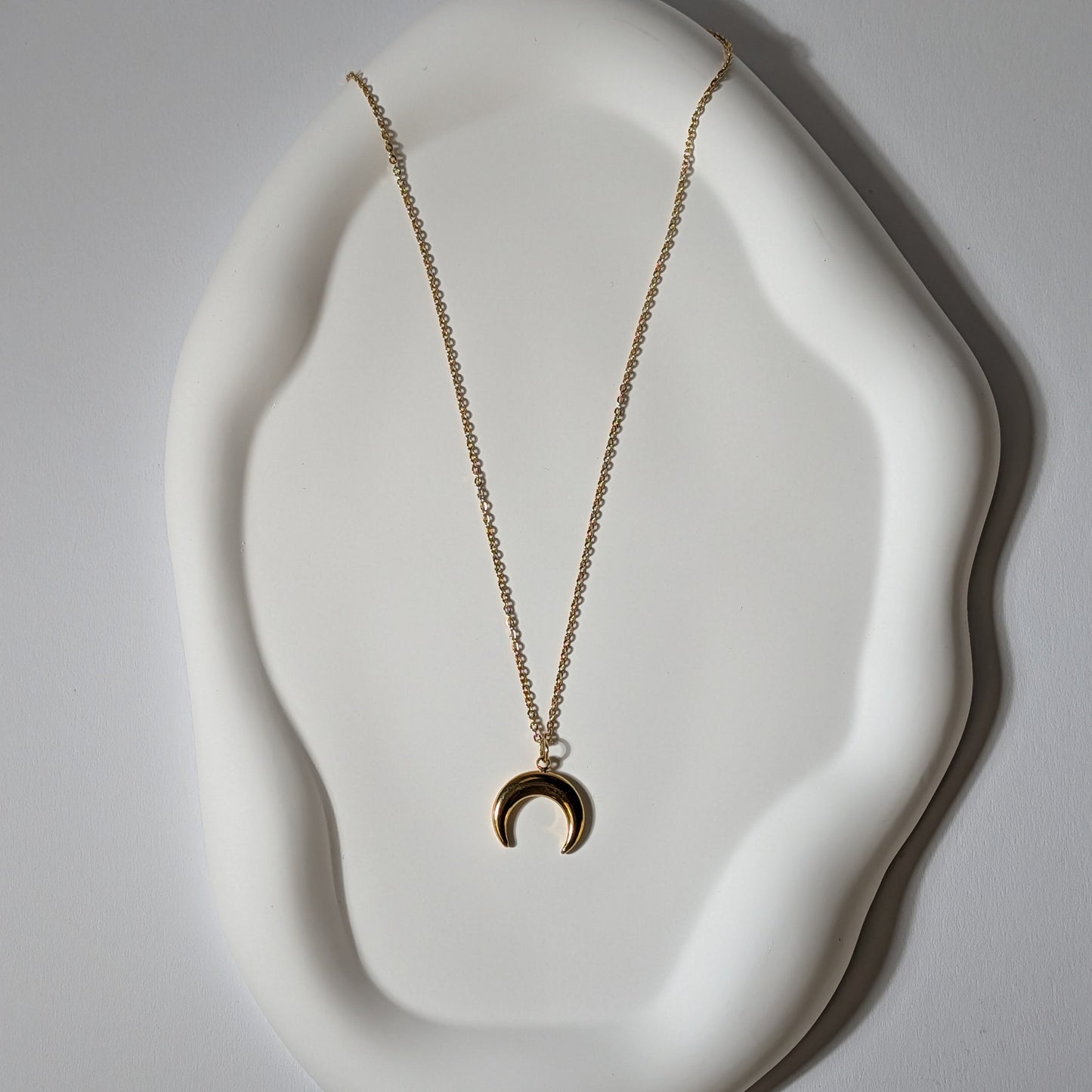 Mondsichel Kette Gold (Edelstahl) | Energetisch aufgeladen