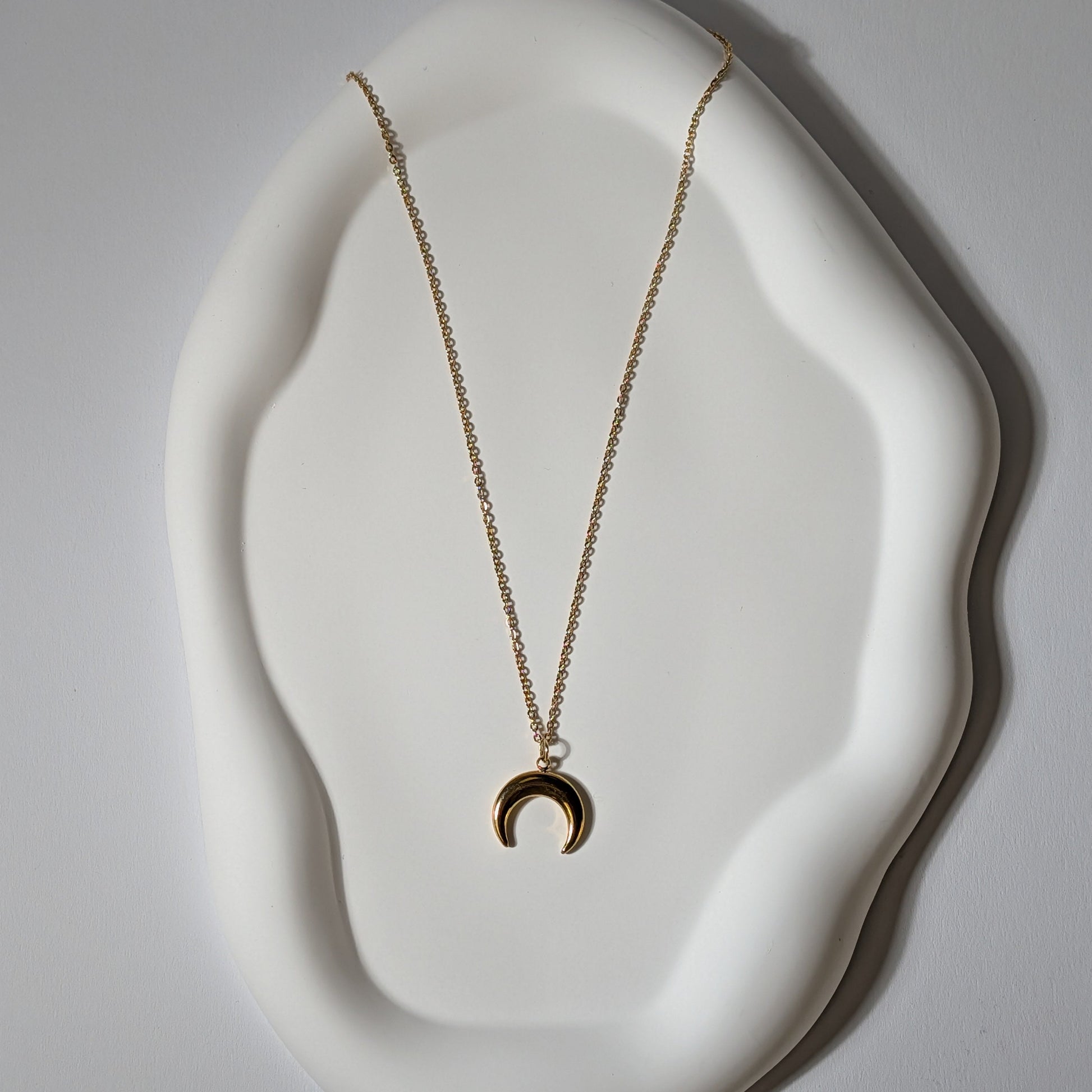 Mondsichel Kette Gold (Edelstahl) | Energetisch aufgeladen