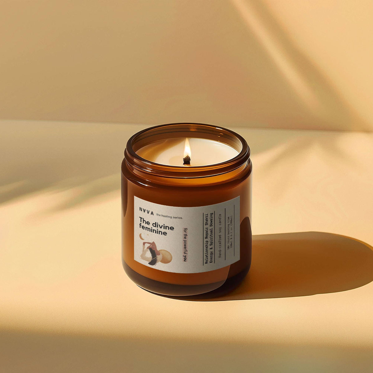 NAVA Bio-Sojakerze "Göttliche Weiblichkeit" mit Orange & Patchouli.
