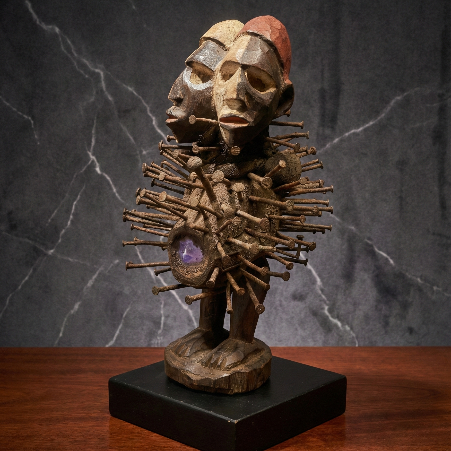 Nkisi Nkonde Fetisch Statue Kongo Januskopf Nägel Voodoo Schutzfigur Temple of Desire