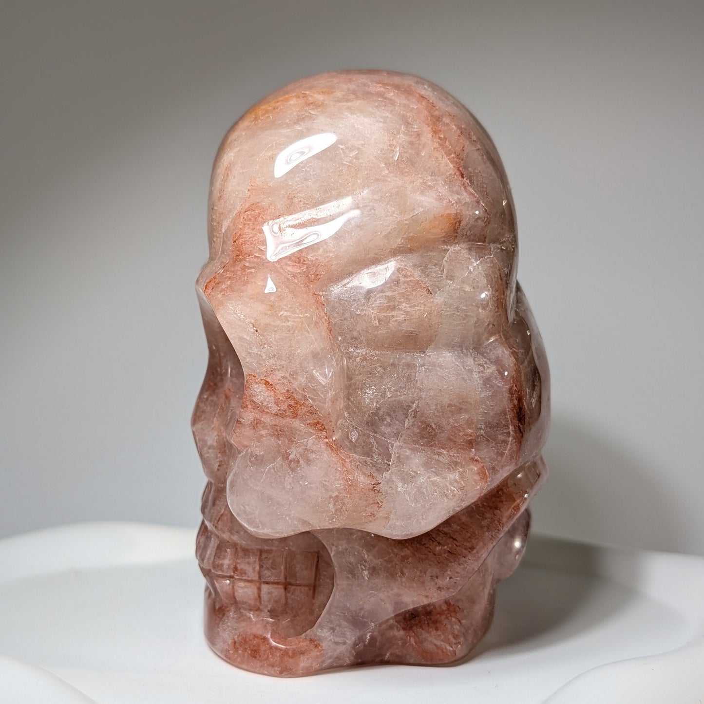 Limitierter Kristallschädel aus der Bali Edition, gefertigt aus rötlichem Hämatoid-Quarz, 1,6kg für rituelle Energiearbeit - Temple of Desire