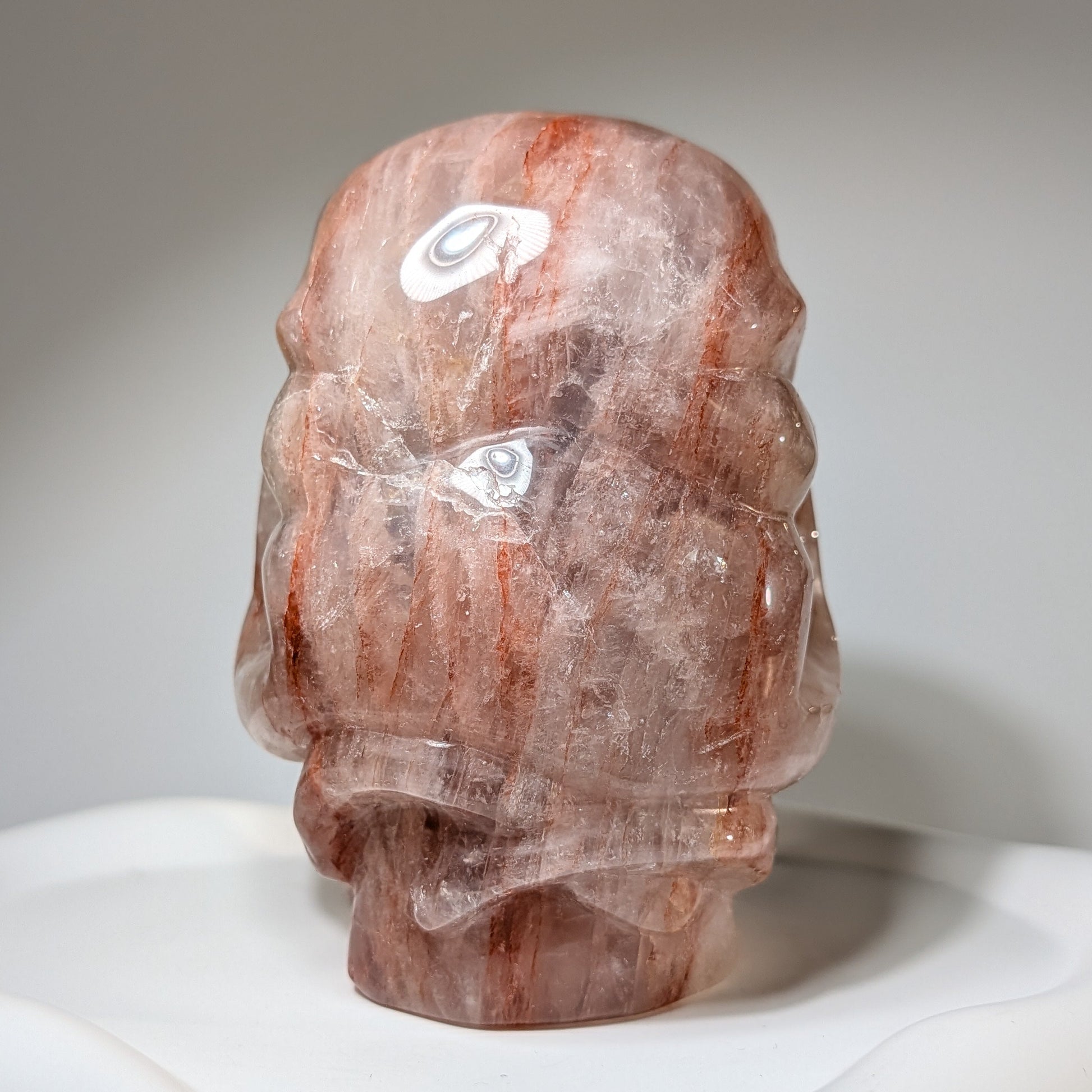 Limitierter Kristallschädel aus der Bali Edition, gefertigt aus rötlichem Hämatoid-Quarz, 1,6kg für rituelle Energiearbeit - Temple of Desire