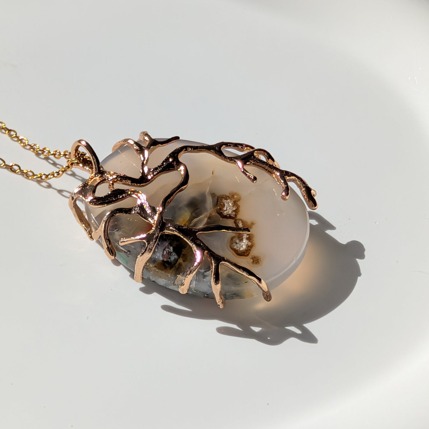 Prana Tropfen Halskette | Goldene Wurzelfassung | Unikat