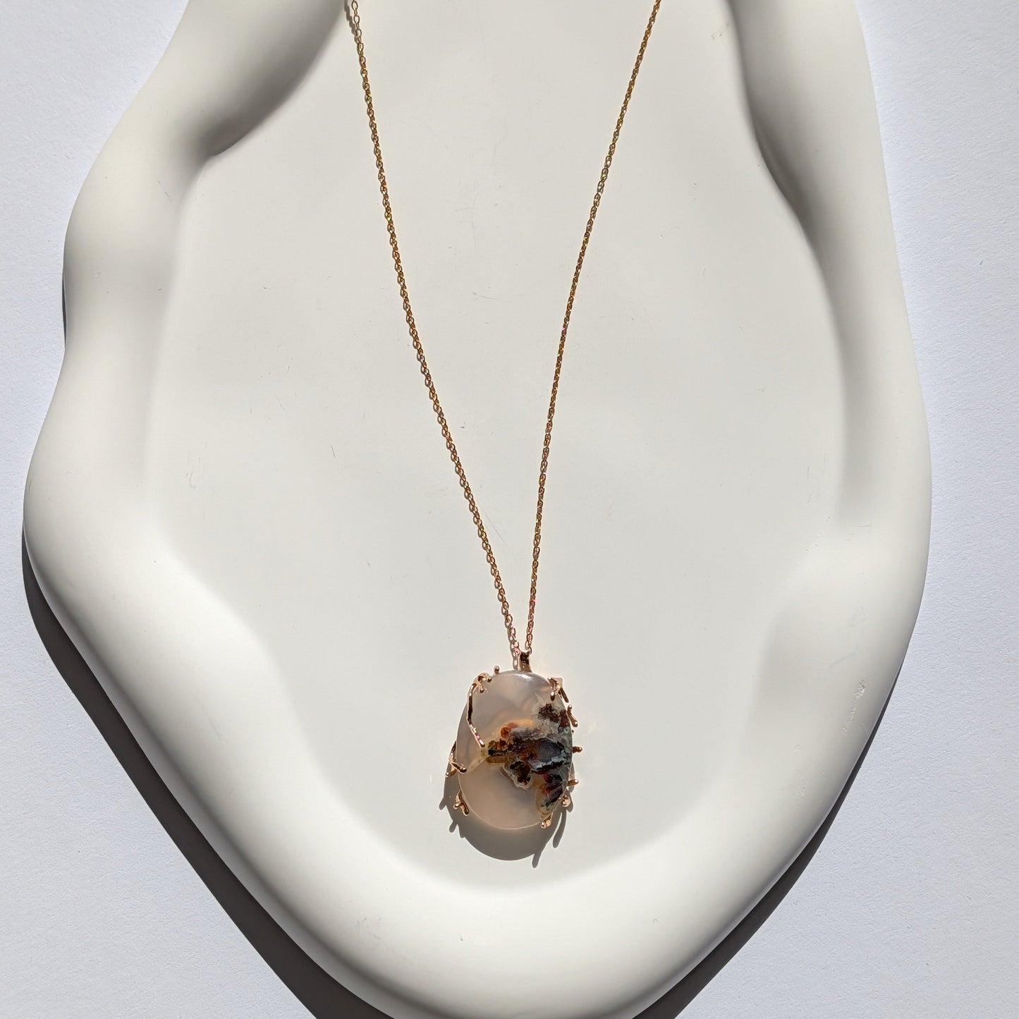 Prana Tropfen Halskette | Goldene Wurzelfassung | Unikat