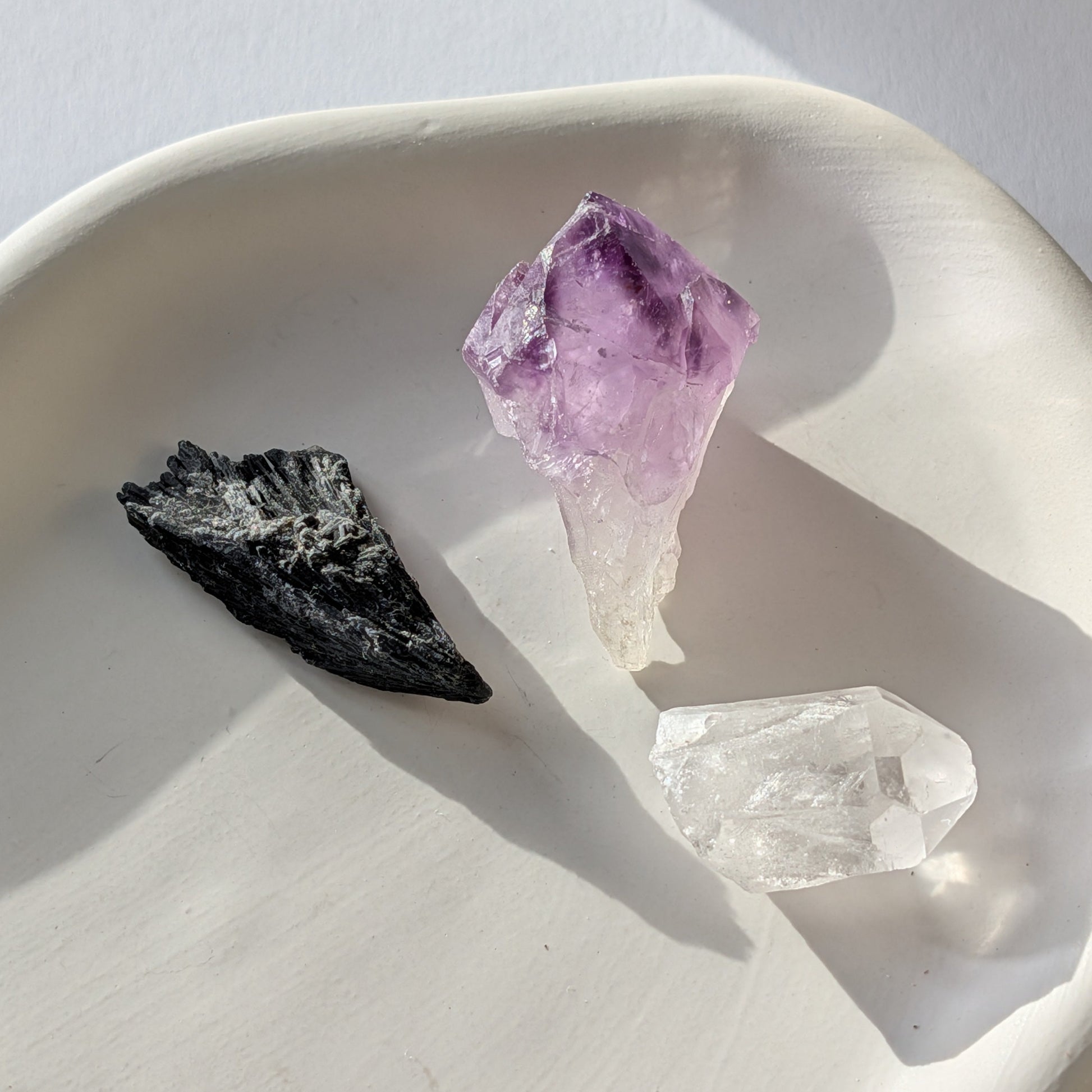 Reinigung Aufstieg Kristallset Amethyst Schwarzer Kyanit Hexenbesen Bergkristall Temple of Desire