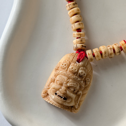 Ritualisierte Yak Knochen Kette Bhairava Mantra Amulett Temple of Desire