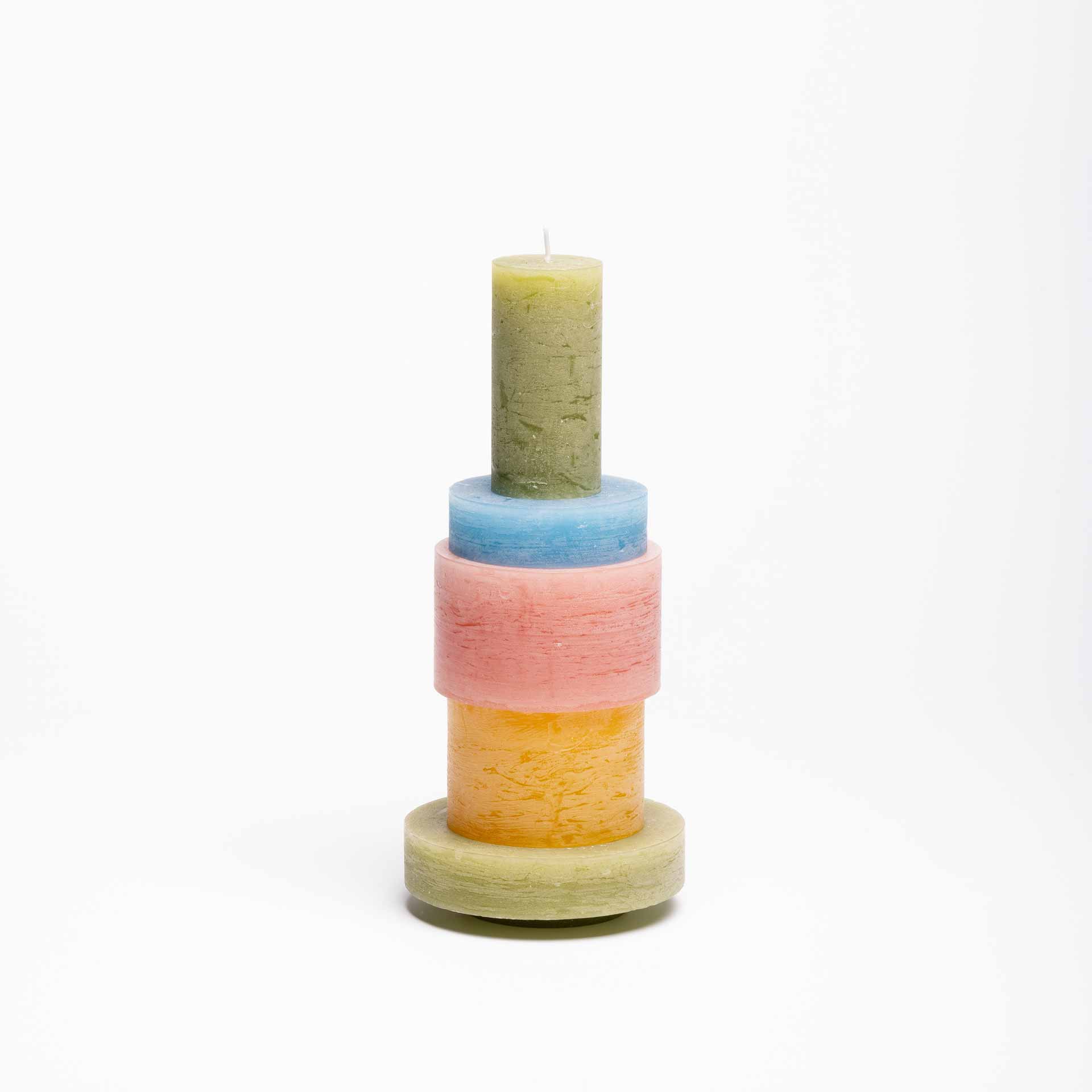 Candle Stack 03 in Pink und Gelb von Nula haus – 5-teiliges Stapelkerzen-Set aufgebaut als Skulptur