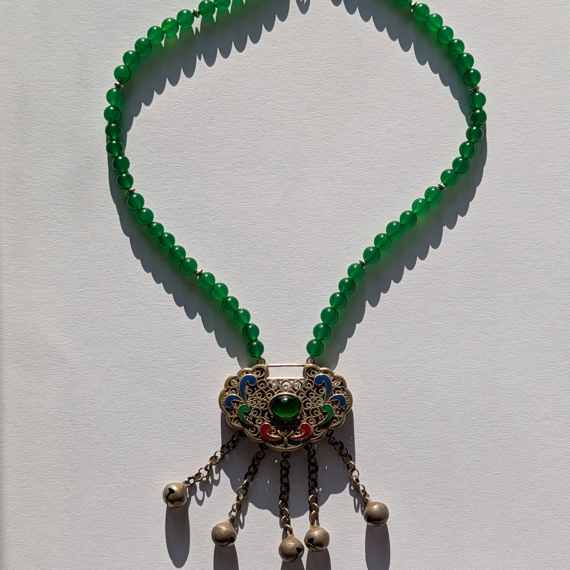 Smaragd Halskette Ruyi Schloss Anhänger Qing Dynastie Klangschloss Glöckchen Temple of Desire