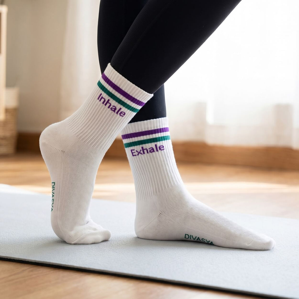 Yoga-Socken Inhale Exhale Purple von Divasya-Yoga, Produktbild 2