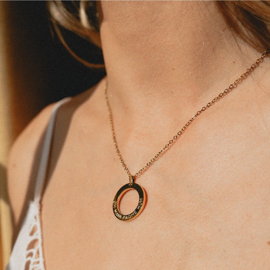 Spiritueller Yoga-Schmuck mit Mantra Om Mani Padme Hum