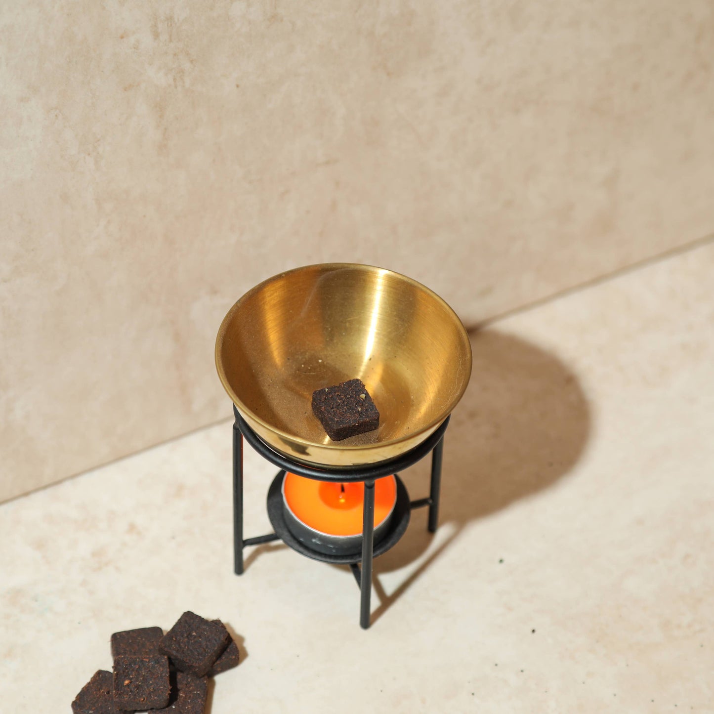 The Golden Altar Sahasrara Weihrauchziegel Verpackung Kronenchakra lila rauchlos 9 Stück