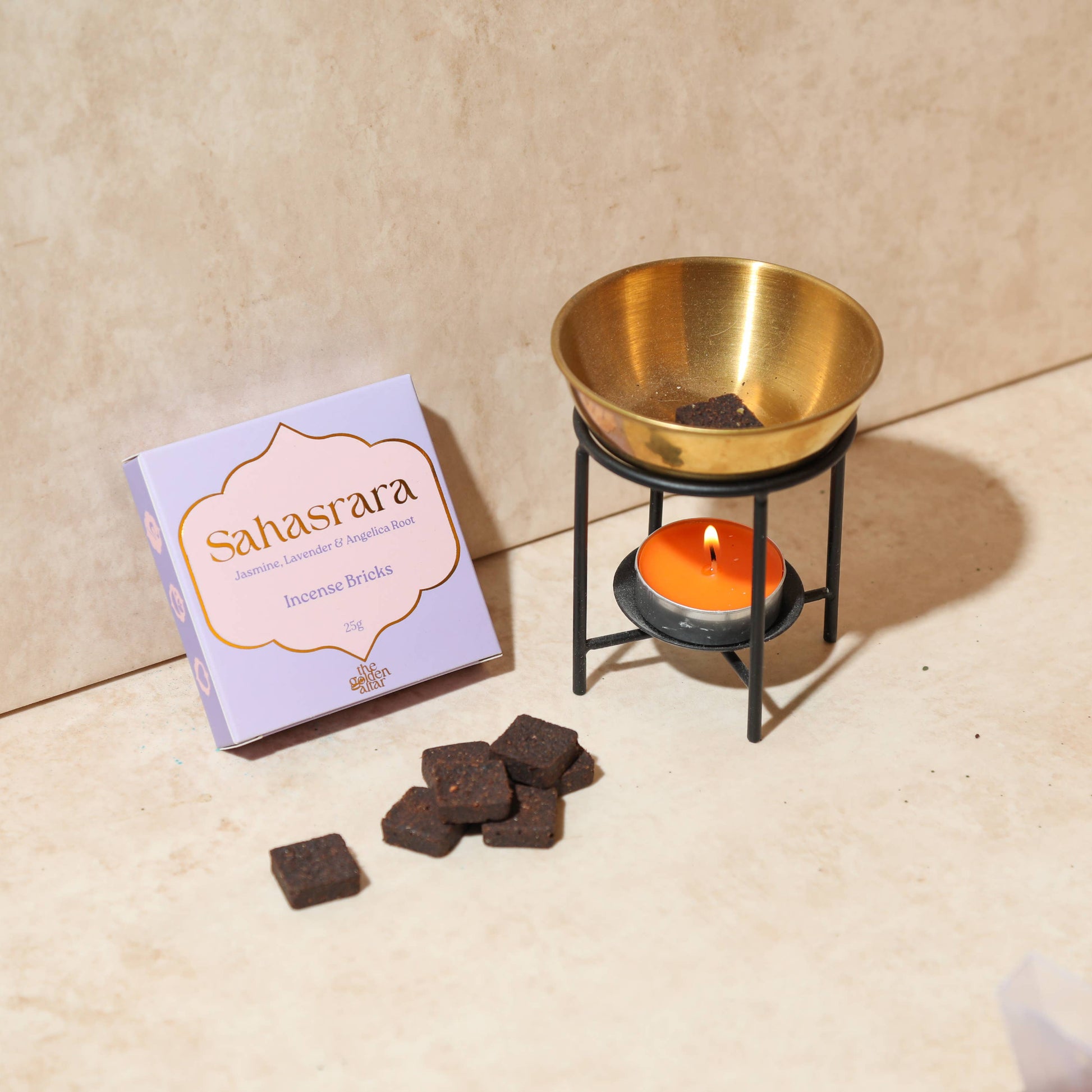 The Golden Altar Sahasrara Weihrauchziegel Verpackung Kronenchakra lila rauchlos 9 Stück