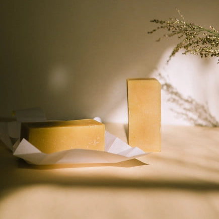 Thelma Paris Sake Soap  Milde Reis Seife mit Sake Kasu