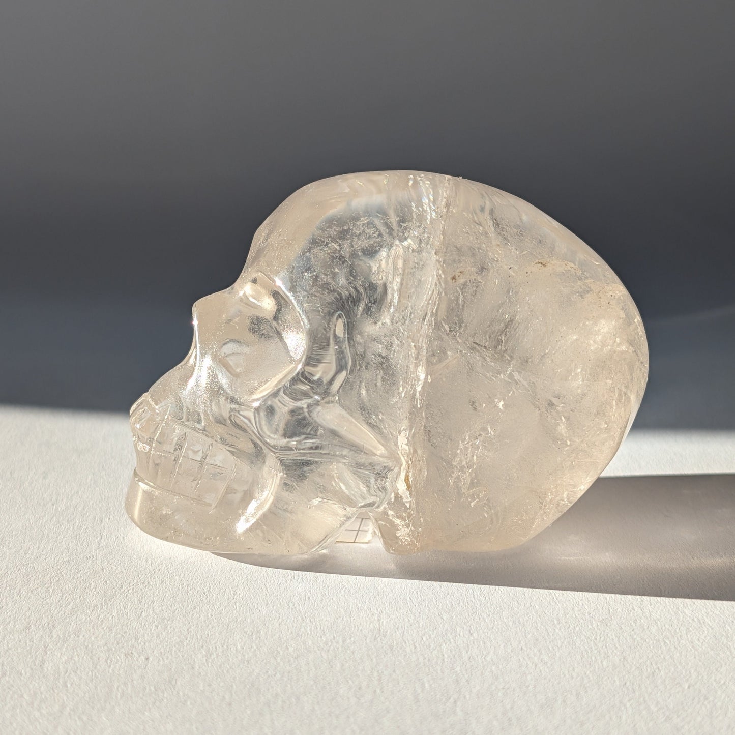 Transparenter Kristallschädel Vela Bergkristall 313g