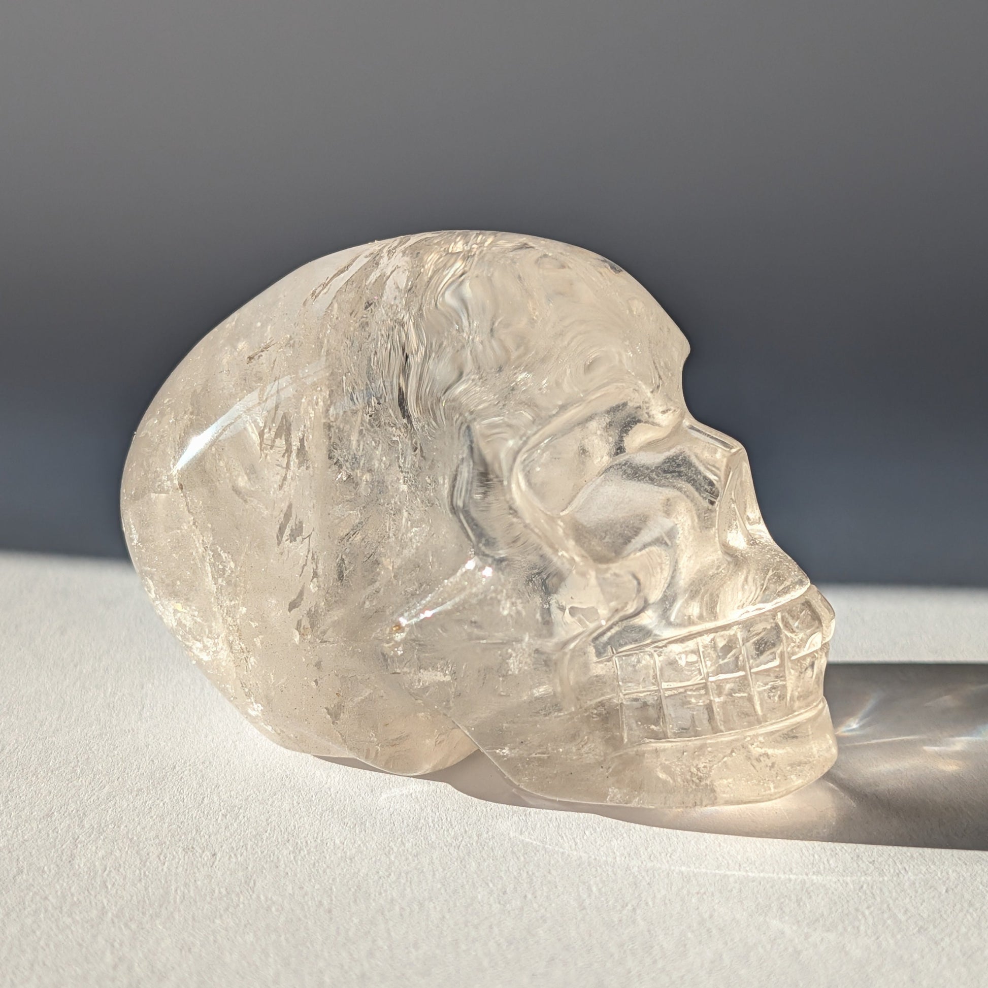 Transparenter Kristallschädel Vela Bergkristall 313g
