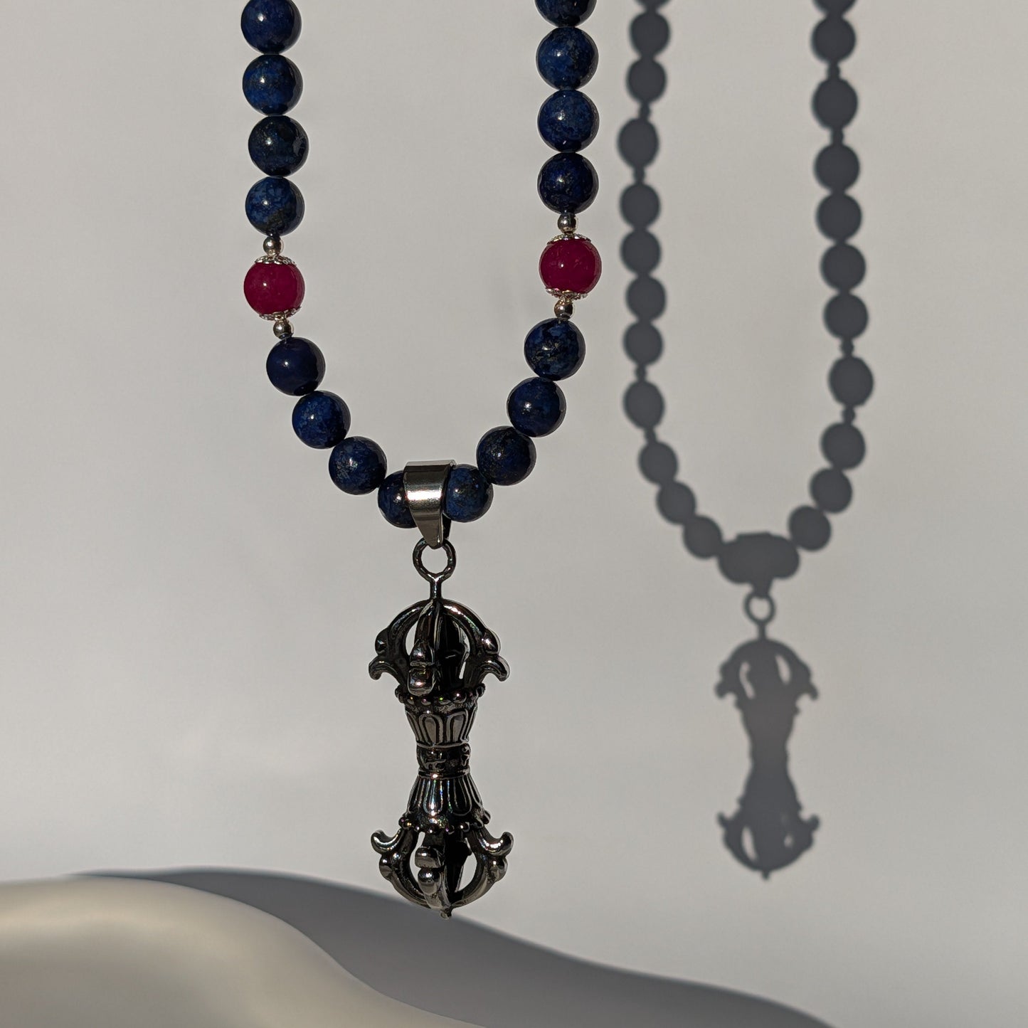 Vajra Dorje Kette Lapis Lazuli Rubin Anhänger Buddhistischer Schmuck Temple of Desire