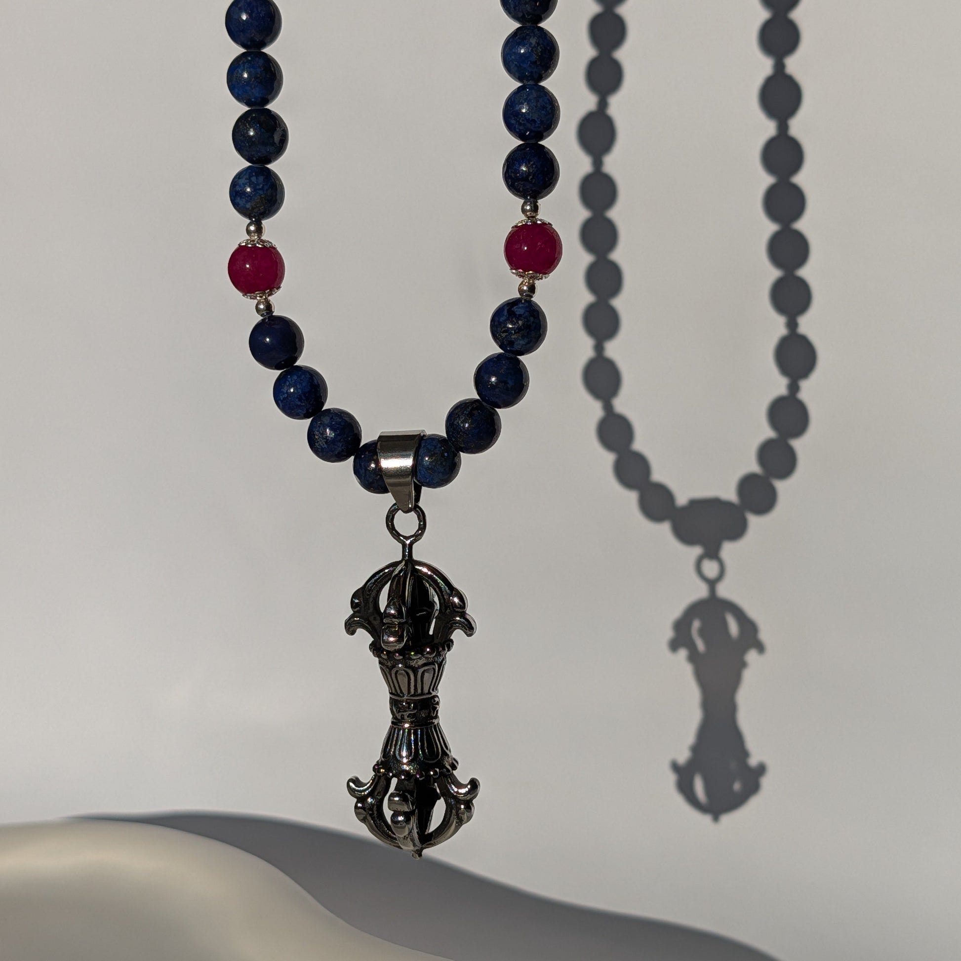 Vajra Dorje Kette Lapis Lazuli Rubin Anhänger Buddhistischer Schmuck Temple of Desire
