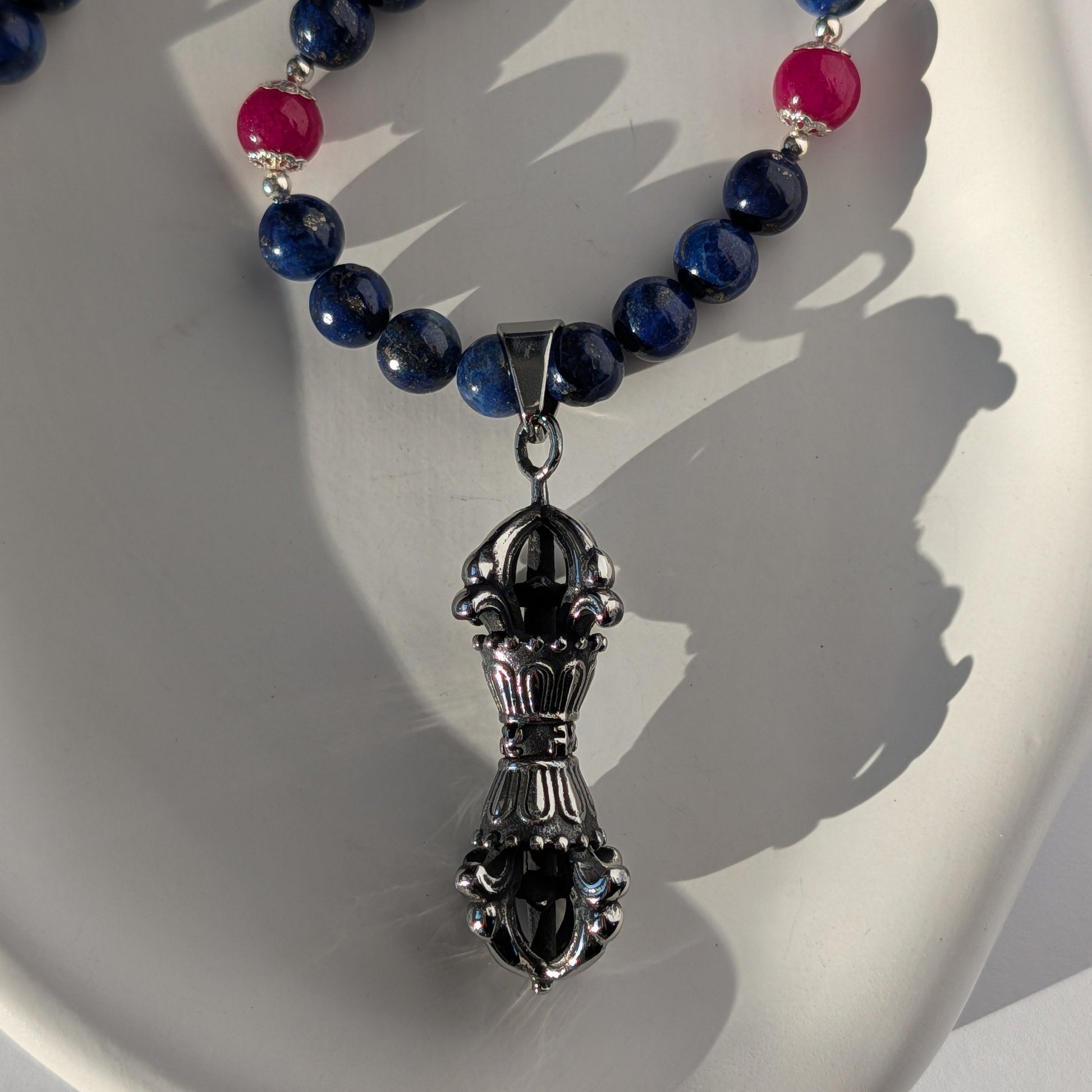 Vajra Dorje Kette Lapis Lazuli Rubin Anhänger Buddhistischer Schmuck Temple of Desire