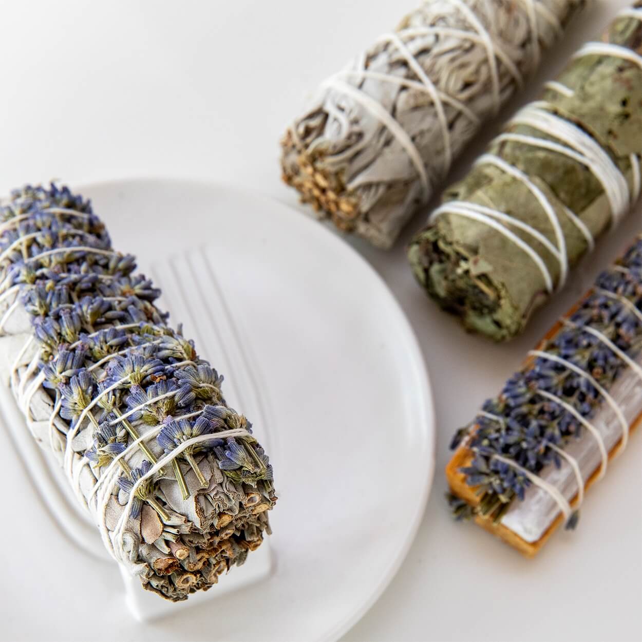 Salbei-, Eukalyptus- und Lavendel-Bündel des Starter-Sets
