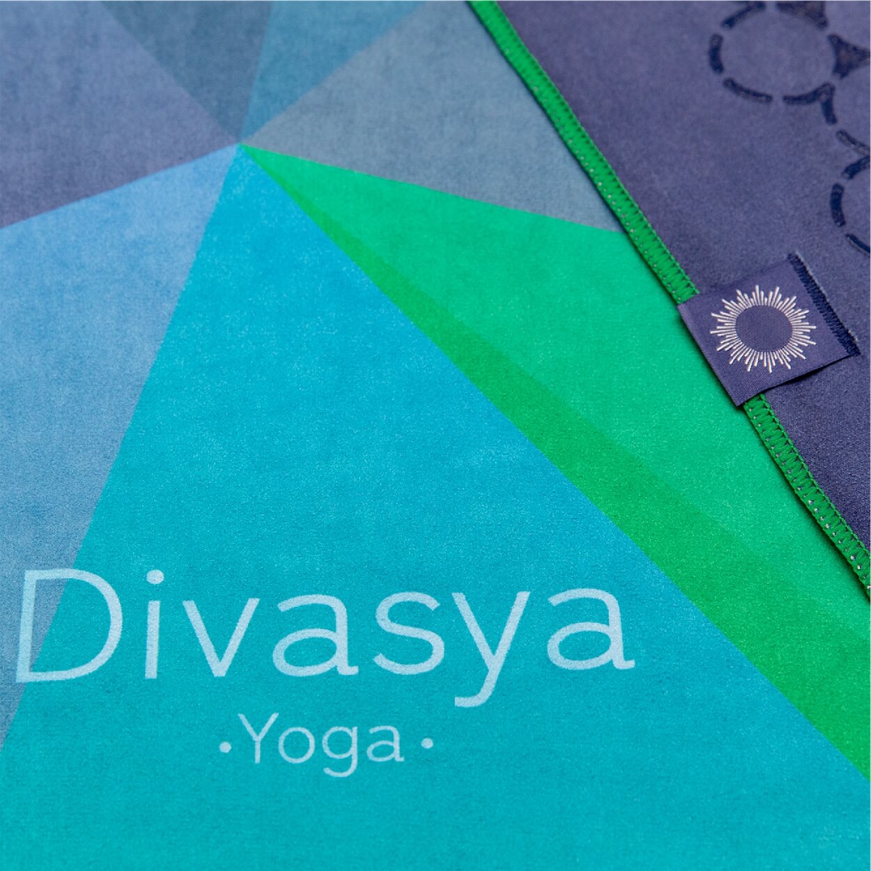 Yoga Handtuch rutschfest | Mikrofaser-Auflage mit Silikon-Waben & Gesichtstuch