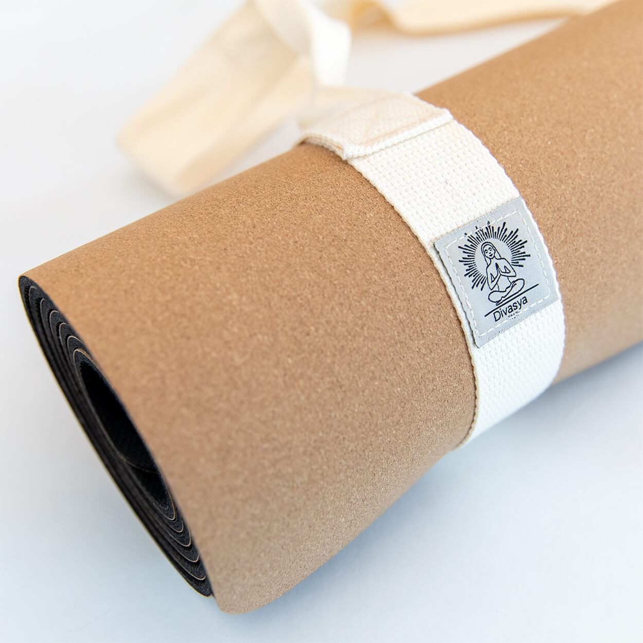 Kork-Yogamatte im Design Buddha aus Portugal-Kork