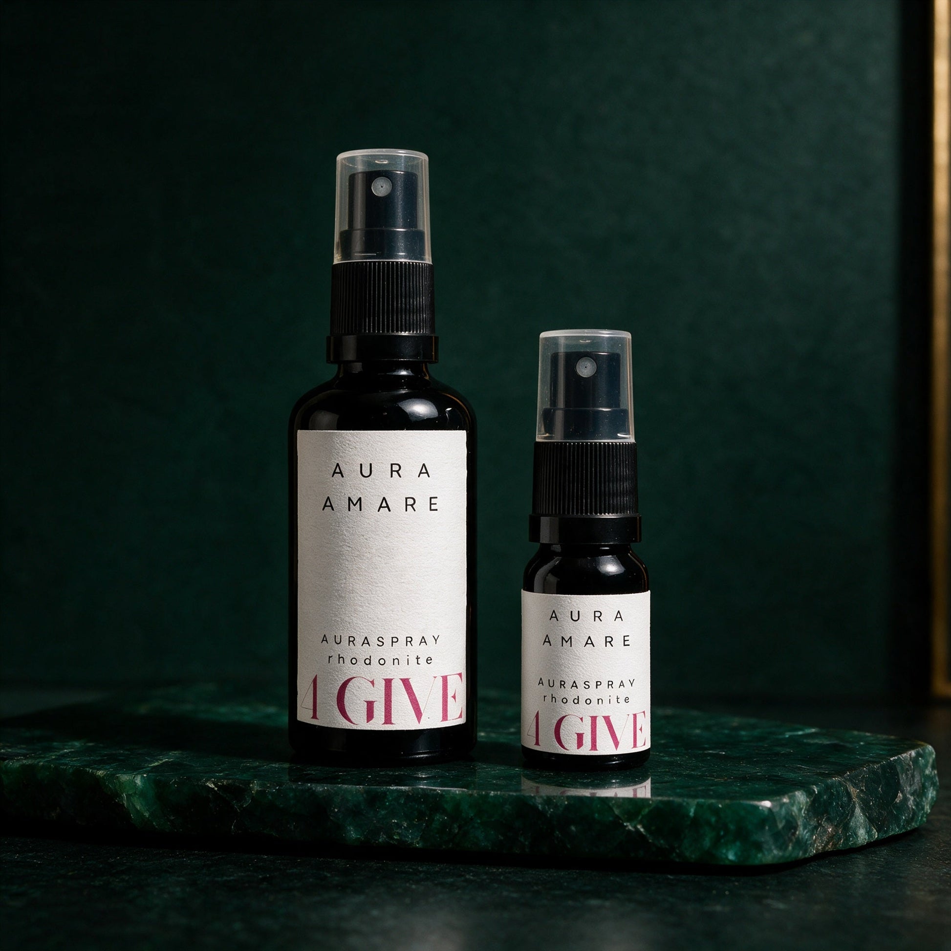 Auraspray 4GIVE in 50 ml und 10 ml im Größenvergleich