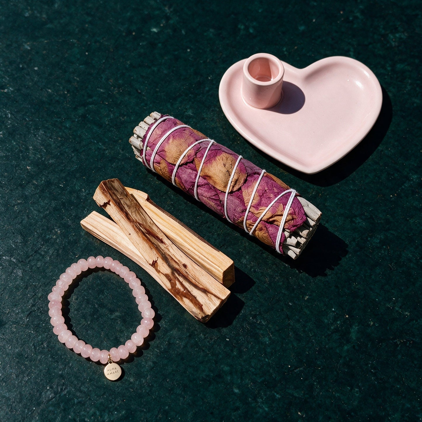 Vollständiger Lieferumfang des Geschenk-Set LOVE in der Draufsicht