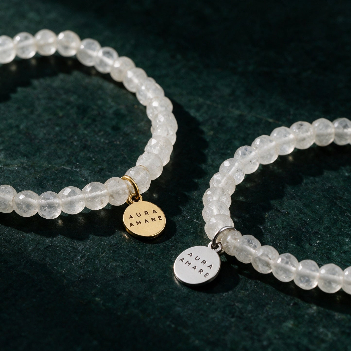Detailansicht des Kinder Bergkristall Armband mit originalgetreuen Edelsteinperlen und Schmuckelementen