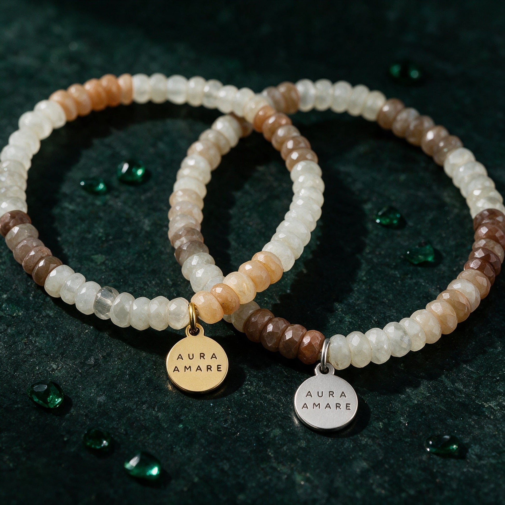 Detailansicht des Mondstein Armband mit originalgetreuen Edelsteinperlen und Schmuckelementen