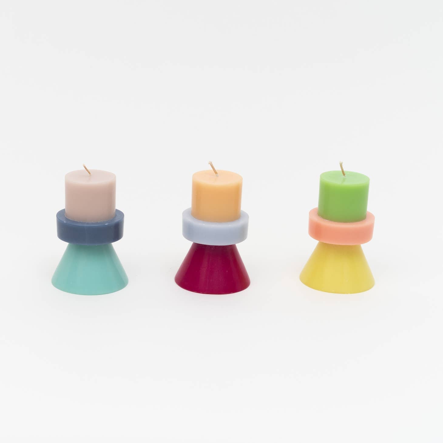 Stack Candle Mini – Detail der farbigen Wachsschichten