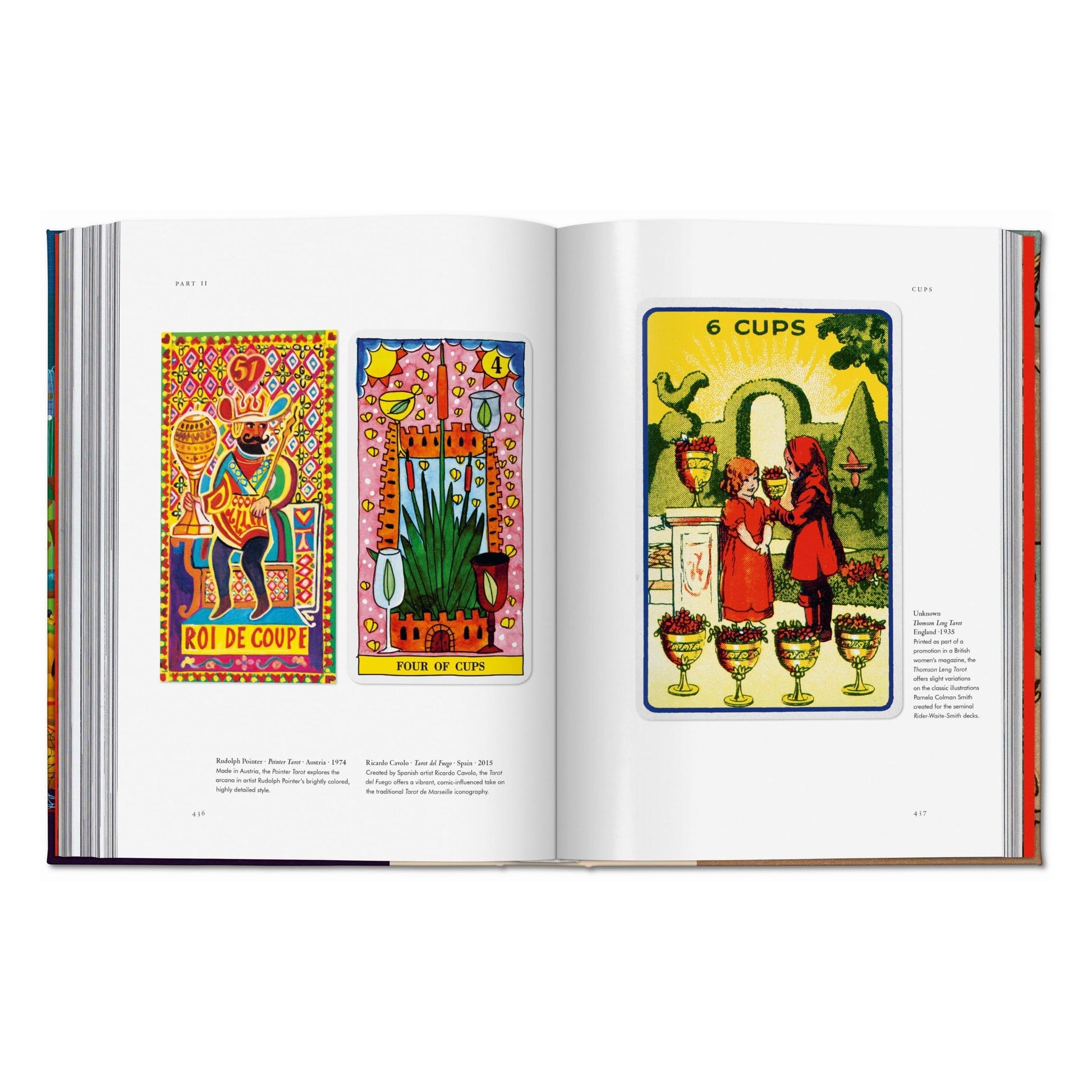 Großformatiger Bildband Tarot von TASCHEN in der Gesamtansicht