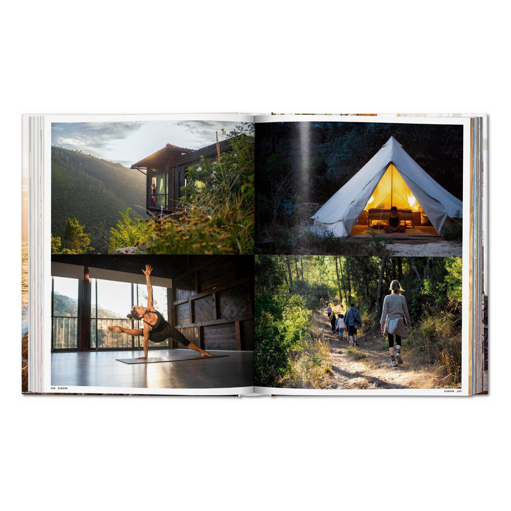 Great Escapes Yoga Buchseite mit Innenraum eines Retreat-Hauses