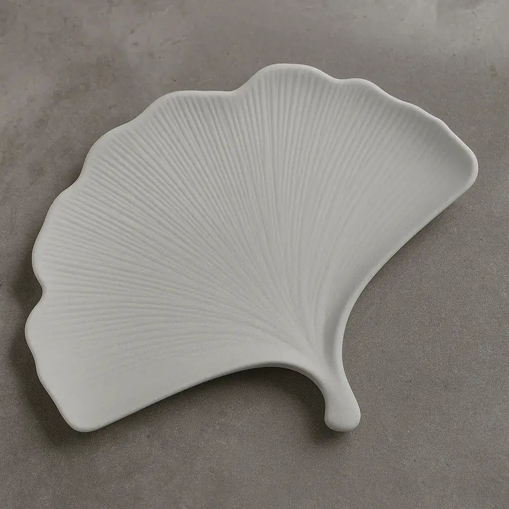 Detailansicht der Oberfläche der Ginkgoblatt Schmuckablage