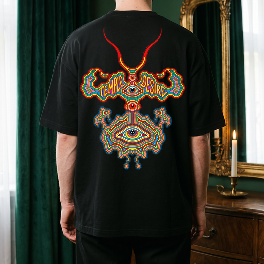Fließend — Schriftzug: Rückenprint auf schwarzem Oversized-T-Shirt, Temple of Desire.