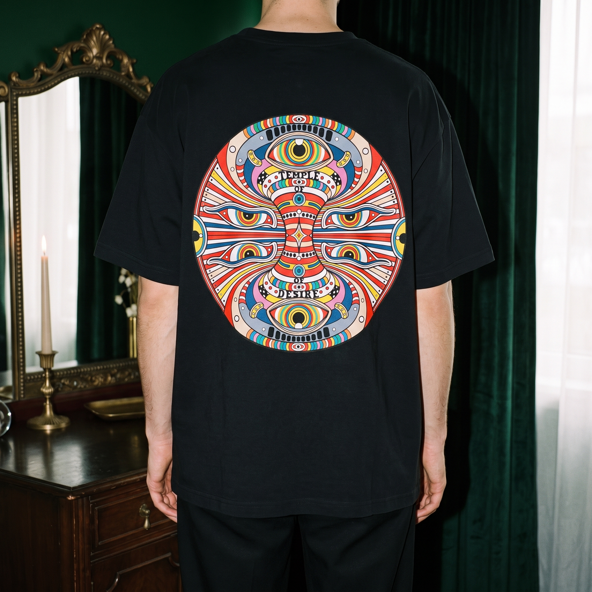 Mandala — Hundert Augen: Rückenprint auf schwarzem Oversized-T-Shirt, Temple of Desire.