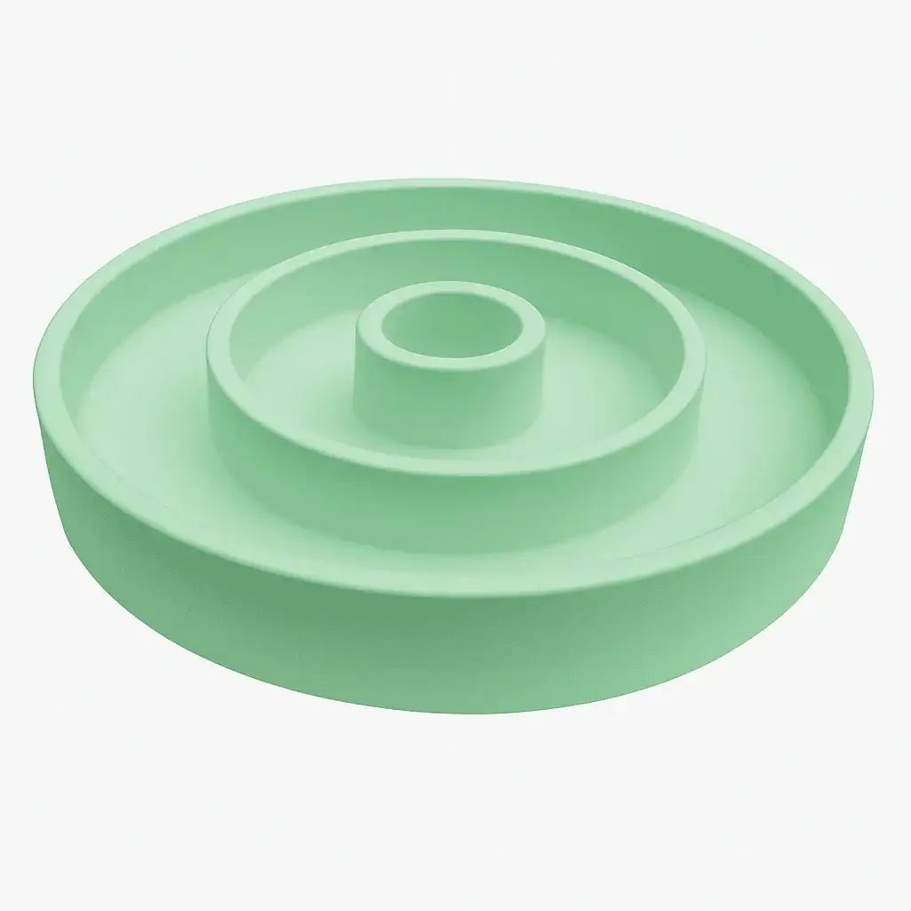 Minzgrüner runder Ritualteller im minimalistischen Design