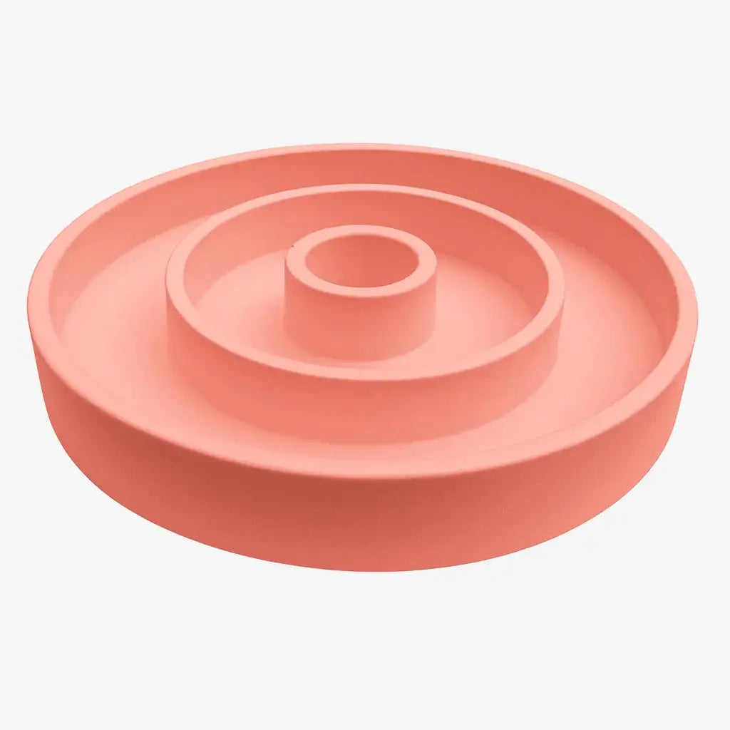 Rosafarbener runder Ritualteller im minimalistischen Design