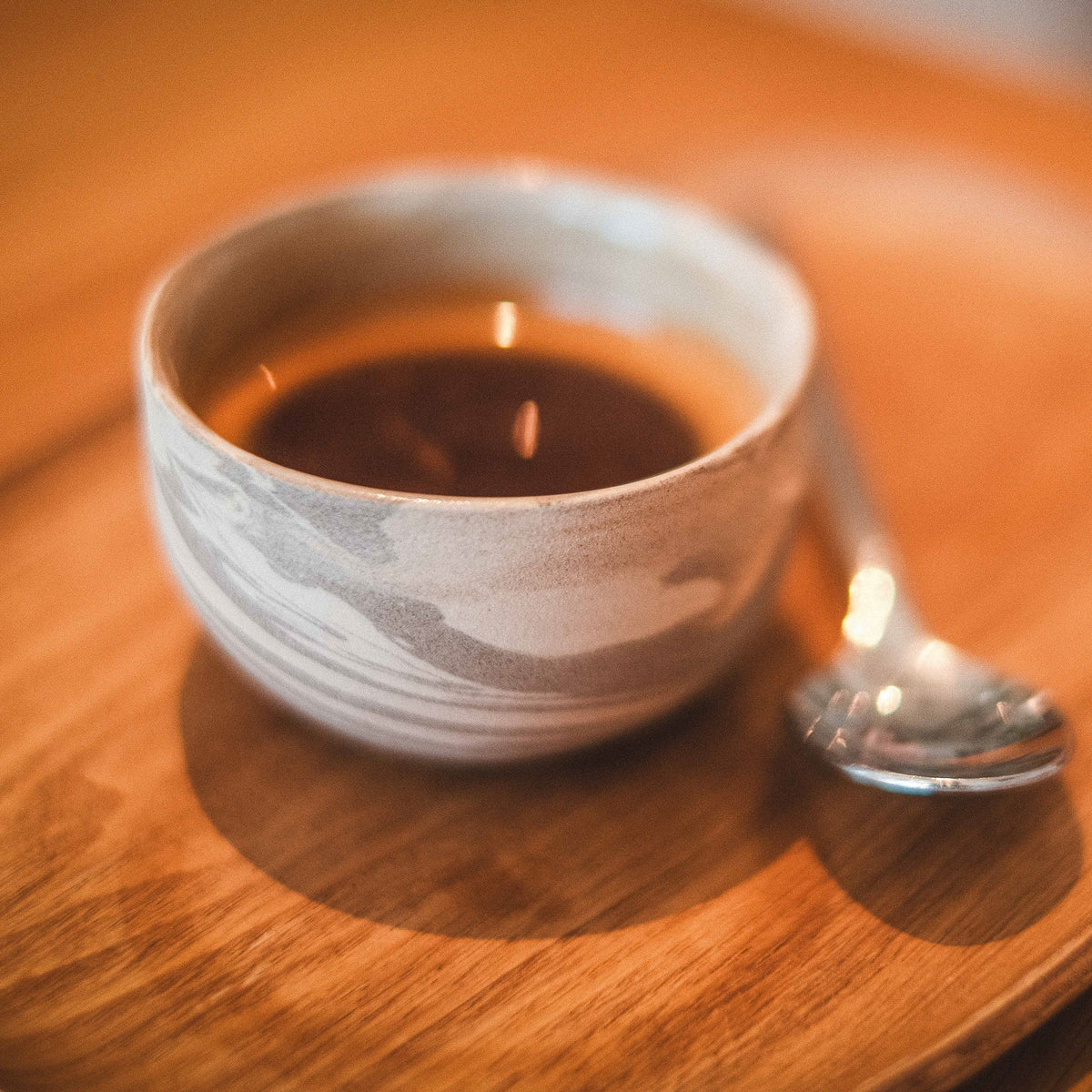 Handgemachte KUMO Espresso Tasse aus gemischtem Ton von Mura Mura Ceramics, weitere Ansicht