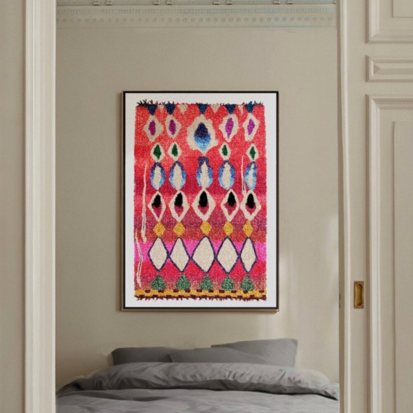 Berber-Kunstdruck Rosa No.1 im Hochformat gerahmt an der Wand