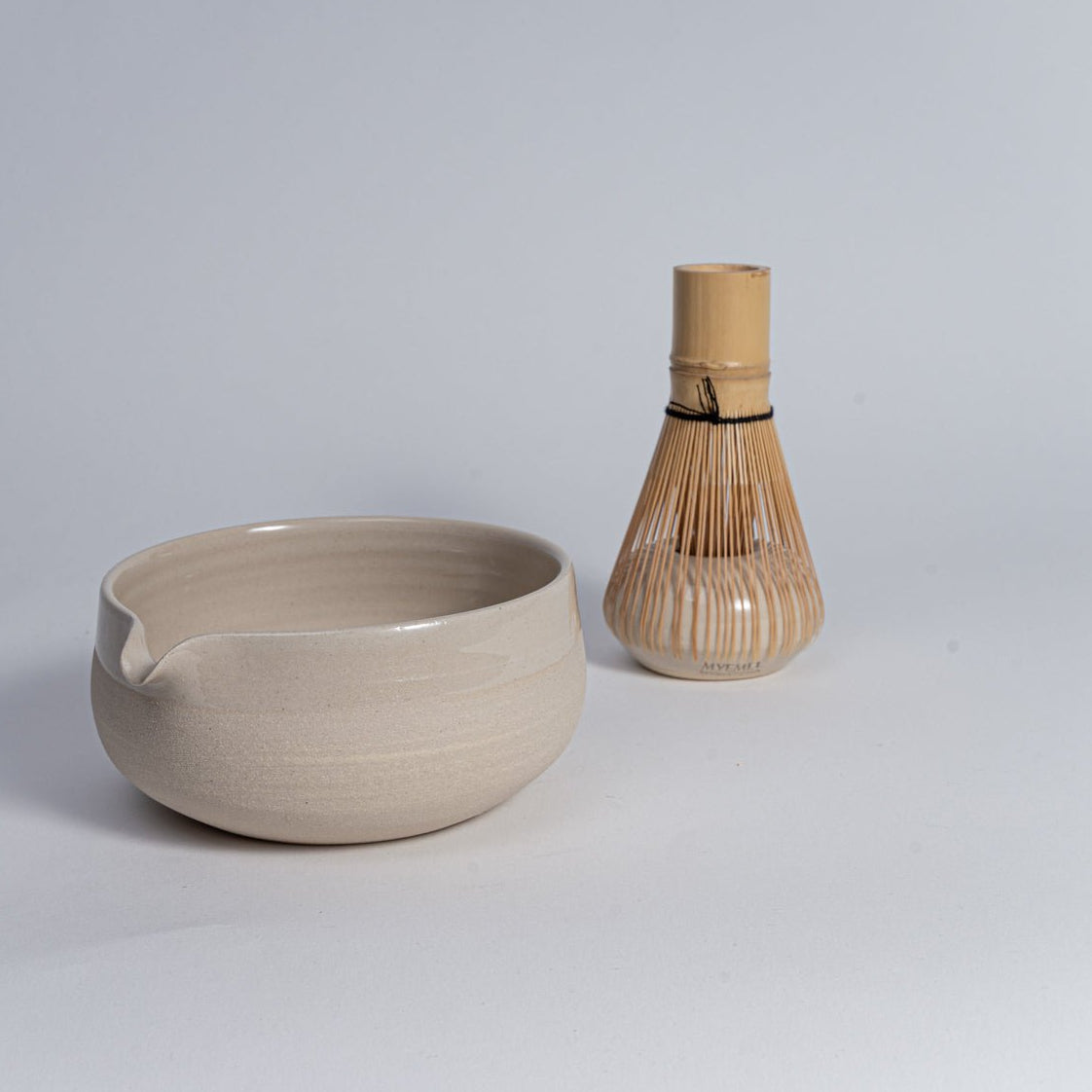 Keramik-Besenständer YOKO in Beige von Mura Mura Ceramics, Detailansicht