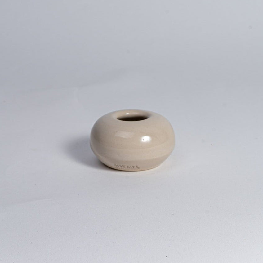 YOKO Matcha Besenständer von Mura Mura Ceramics, abschließende Ansicht
