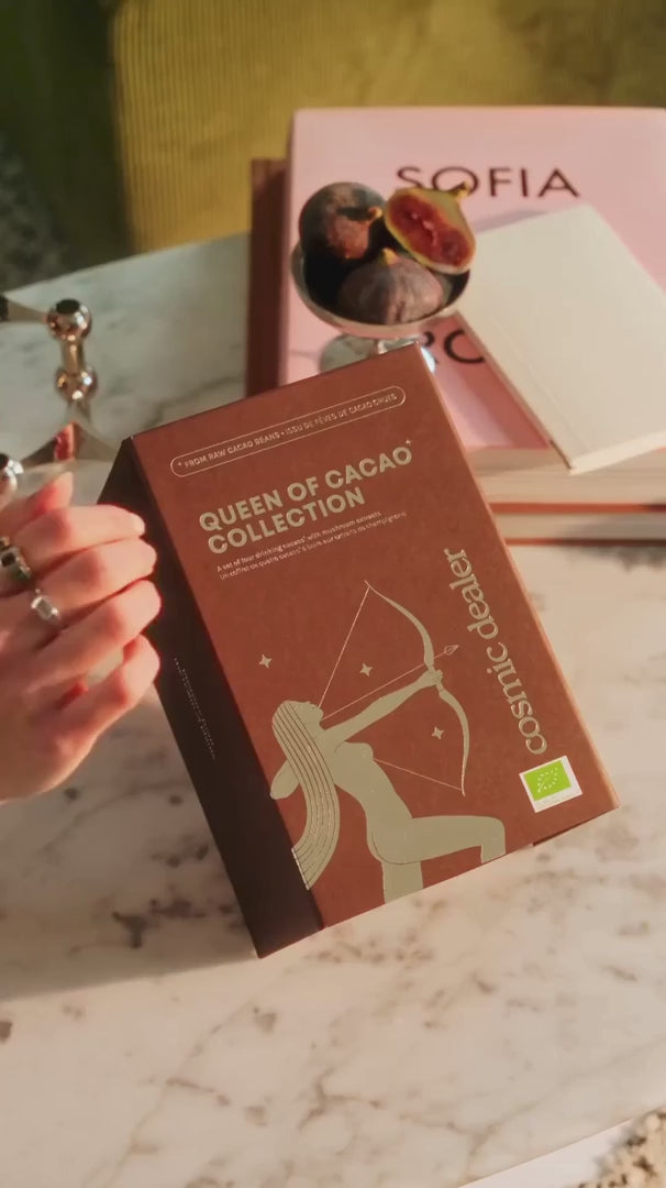 Cosmic Dealer Königin der Kakao Kollektion Geschenkbox mit 4 Kakaomischungen (Chai, Chili, Lavendel, Minze)