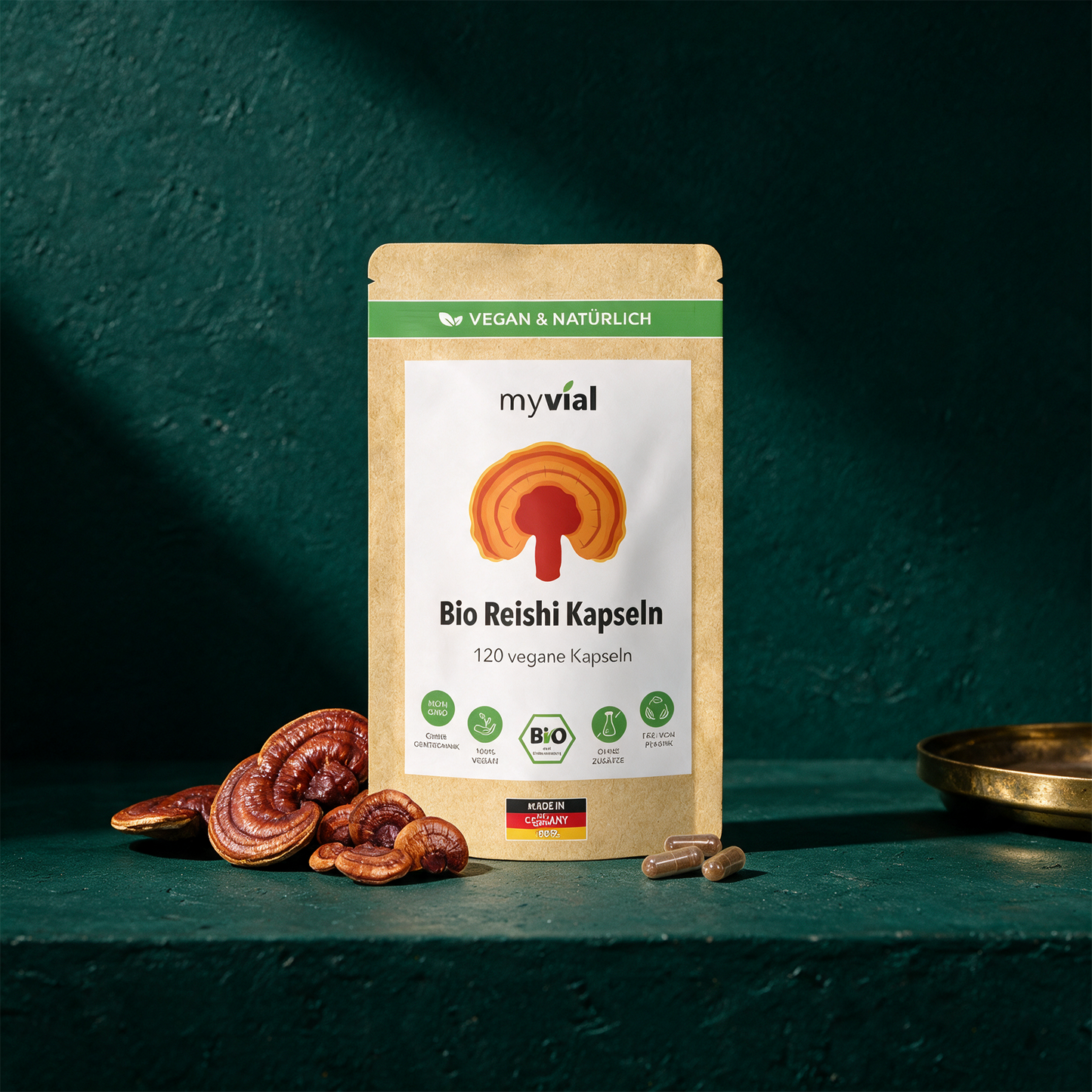 Bio Reishi Kapseln | Vitalpilz aus Fruchtkörper für ruhige Abende – Anwendung vor tiefem Smaragdgrün